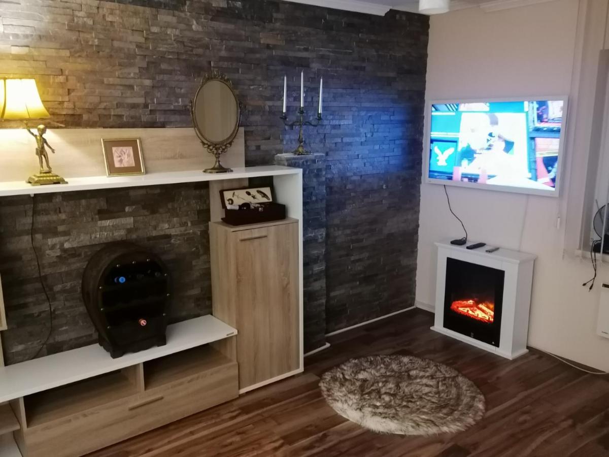 Apartman Dionis Sm Sremska Mitrovica Exterior photo